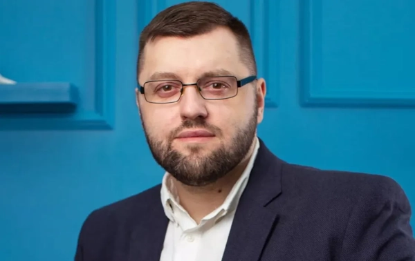 Телеком-аналітик Олександр Глущенко Телеком-аналітик Олександр Глущенко