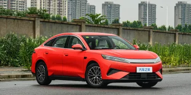 BYD запропонував вражаючий конкурент Skoda Octavia за $14 700 (з фото)