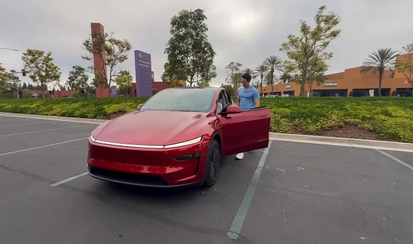 Tesla відкликає майже 3 мільйони авто в Китаї Tesla відкликає майже 3 мільйони авто в Китаї