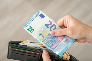 Які країни Європи мають найвищі мінімальні зарплати (візуалізація даних)