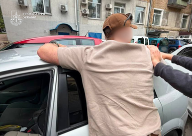 Пенсіонери в Києві втратили 267 тисяч гривень, передавши їх шахраям, що видавали себе за співробітників СБУ.