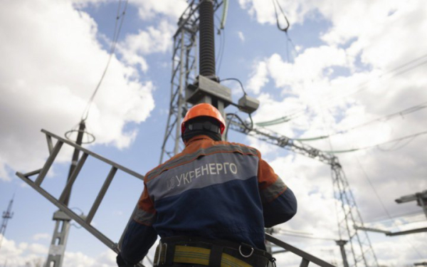 З шести регіонів повідомляється про нові аварійні відключення електроенергії внаслідок російських нападів.