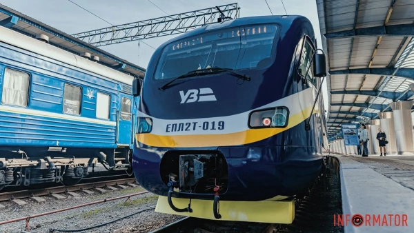 “Укрзалізниця” пропонує підприємцям встановити торговельні автомати в поїздах.