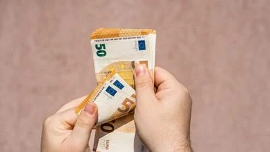Європейський центральний банк прогнозує зміни у доходах громадян Європи до 2027 року