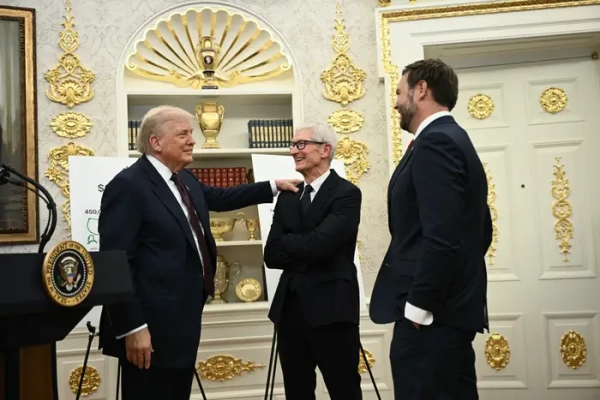 Apple збереже зв’язки з оточенням Трампа