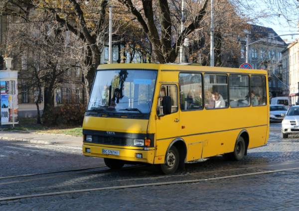 Маршрут №17 їздитиме за новою схемою