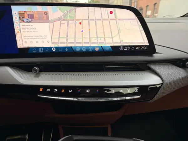 Навігаційний екран Cadillac Optiq.