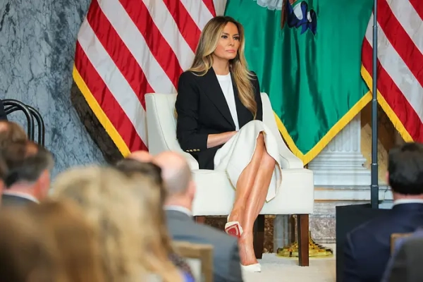 Меланія Трамп у Міністерстві фінансів США.