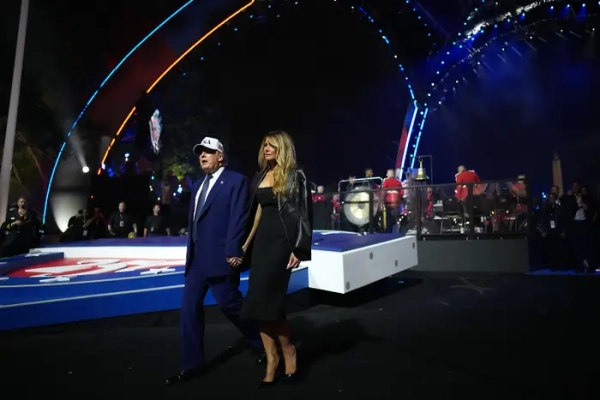 Дональд Трамп та Меланія Трамп на UFC Freedom 250.