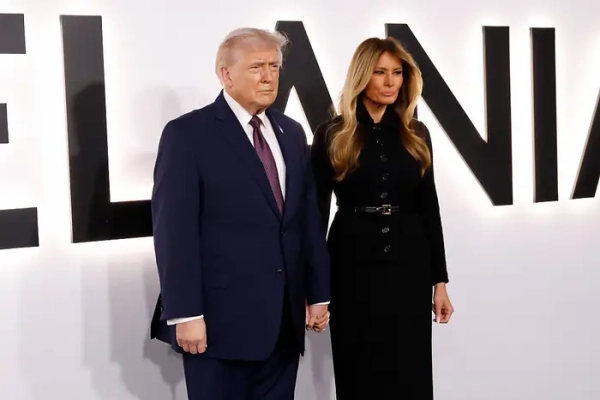 Дональд Трамп та Меланія Трамп на прем'єрі "Меланія" в Центрі Кеннеді.