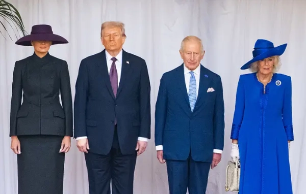 Меланія Трамп та Дональд Трамп з королем Карлом та королевою Каміллою.