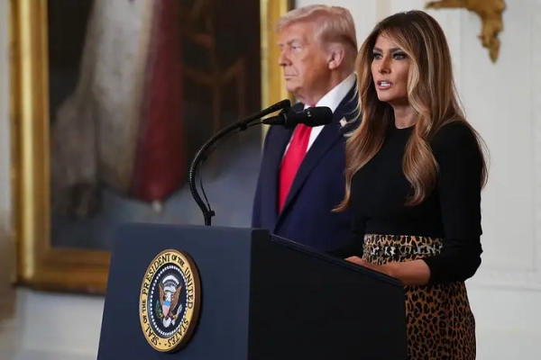 Меланія Трамп виступає на заході до Місяця історії жінок.