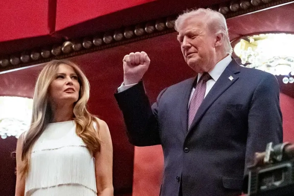 Дональд Трамп та Меланія Трамп на виставі "Чикаго" в Центрі Кеннеді.
