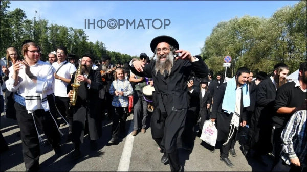 Митниця нагадує про правила в’їзду для хасидів